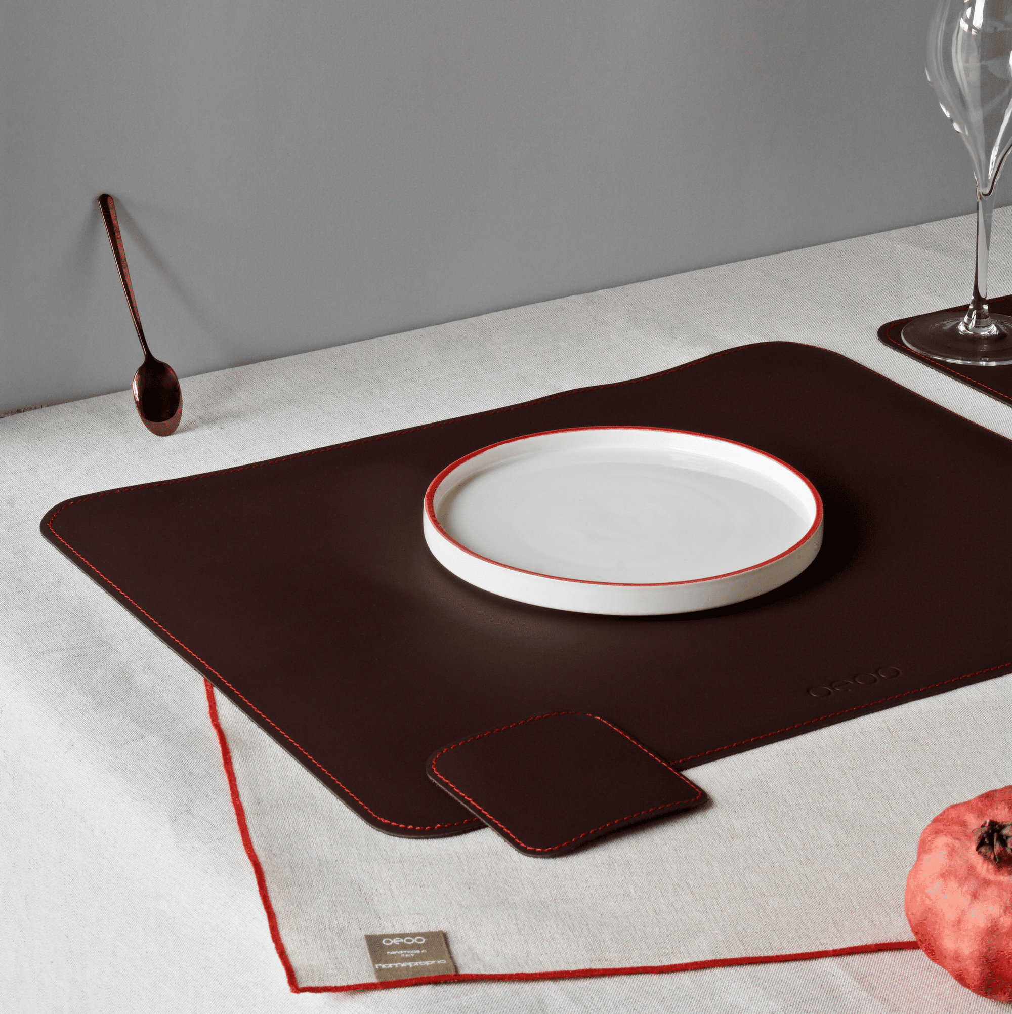 KnSam Set Di 6 Tovagliette Americane In Pelle PU Beige - Con Fiori In Rilievo, Resistenti Al Calore, 30x45 Cm, Per Cucina E Bar